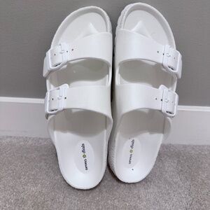 *BRAND NEW* Seven Dials White sandals - womens